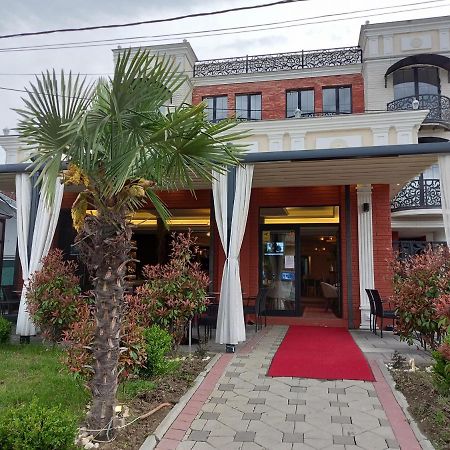 Conti Hotel & Restaurant Gjakova Экстерьер фото