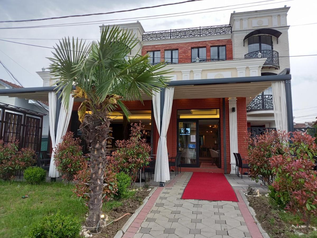 Conti Hotel & Restaurant Gjakova Экстерьер фото